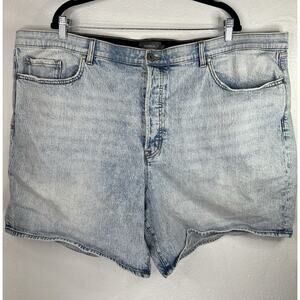 Torrid Feel The Fit Plus Vintage Stretch Light Wash Denim Shorts Size 26